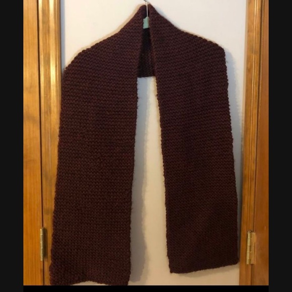 🔹 HAND CRAFTED! Knit Burgundy Winter Scarf 🔹 - Picture 3 of 3